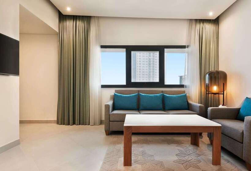 هتل Wyndham Garden Ajman Corniche