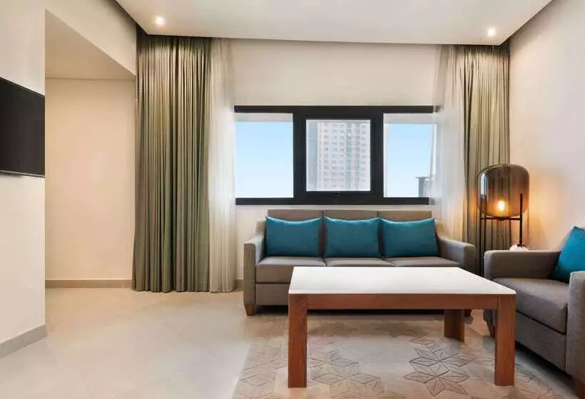 ホテル Wyndham Garden Ajman Corniche