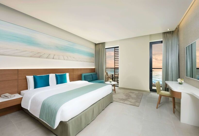 هتل Wyndham Garden Ajman Corniche