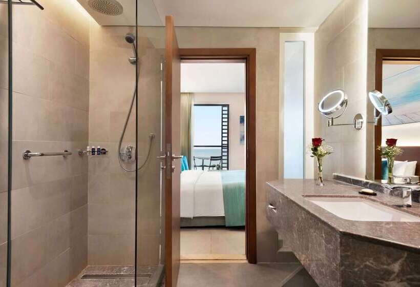 هتل Wyndham Garden Ajman Corniche