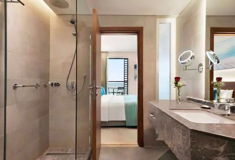 ホテル Wyndham Garden Ajman Corniche