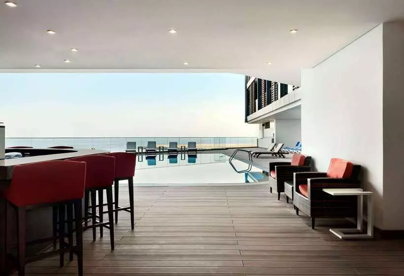 ホテル Wyndham Garden Ajman Corniche