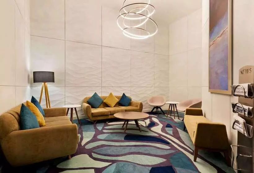 ホテル Wyndham Garden Ajman Corniche