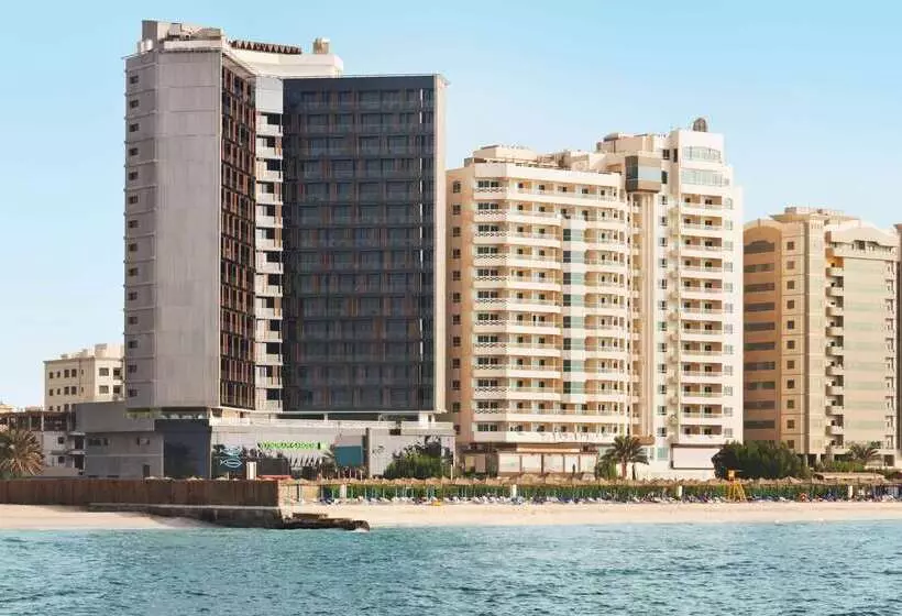 ホテル Wyndham Garden Ajman Corniche