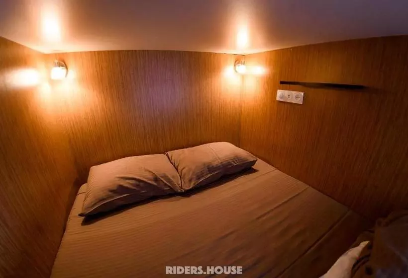 هاستل Riders House New Gudauri