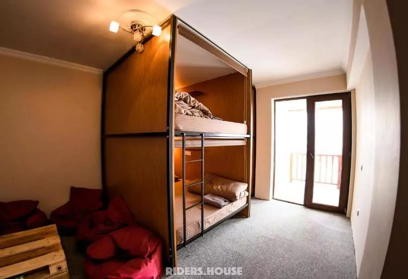 هاستل Riders House New Gudauri