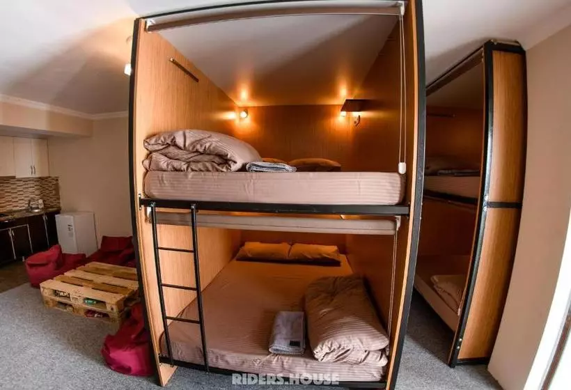 هاستل Riders House New Gudauri