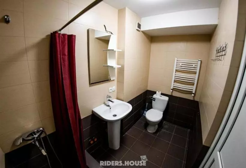 هاستل Riders House New Gudauri