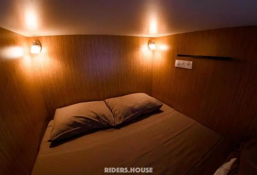 هاستل Riders House New Gudauri