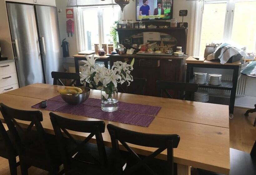 Järnvägshotellet B&b Skara