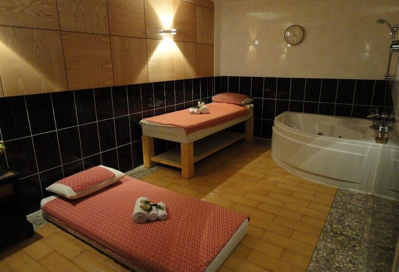 هتل Al Andalus Plaza