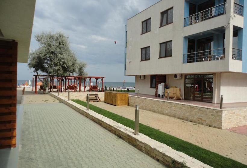 בית מלון כפרי Blue Beach Studios