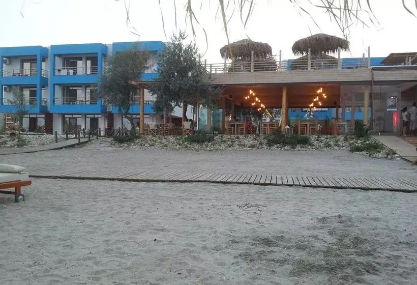 Hotel Blue Beach Studios