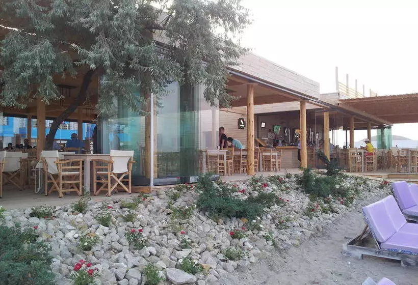 Hotel Blue Beach Studios