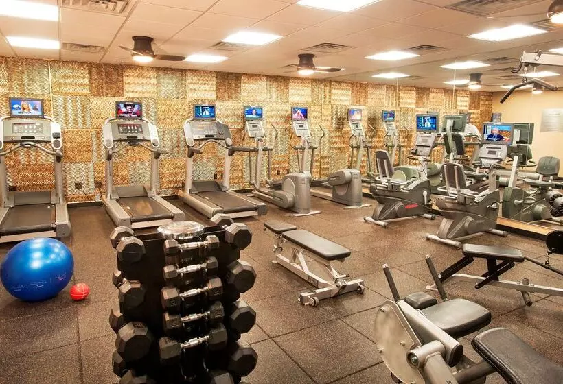 ホテル Doubletree By Hilton Mclean Tysons