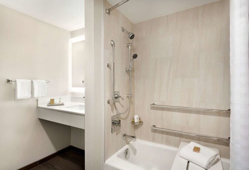 Hotel Doubletree By Hilton Mclean Tysons