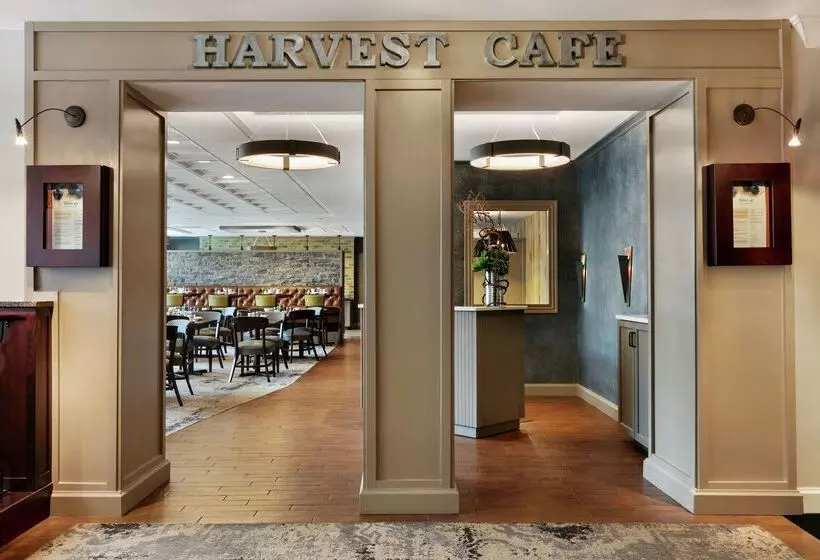 ホテル Doubletree By Hilton Mclean Tysons