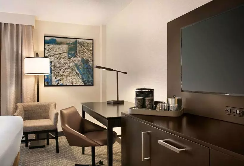 ホテル Doubletree By Hilton Mclean Tysons