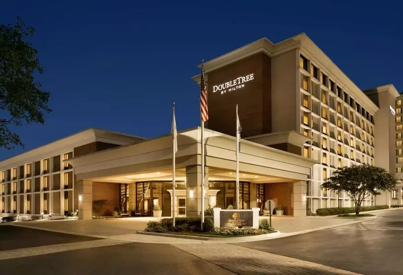 ホテル Doubletree By Hilton Mclean Tysons