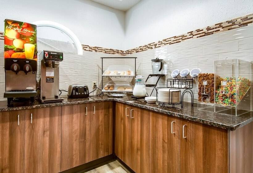 בית מלון כפרי Econo Lodge