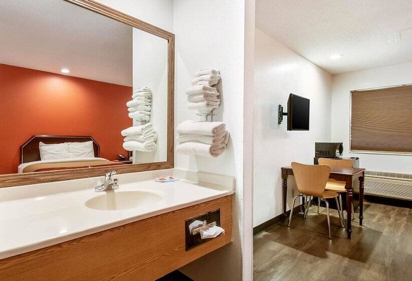 בית מלון כפרי Econo Lodge