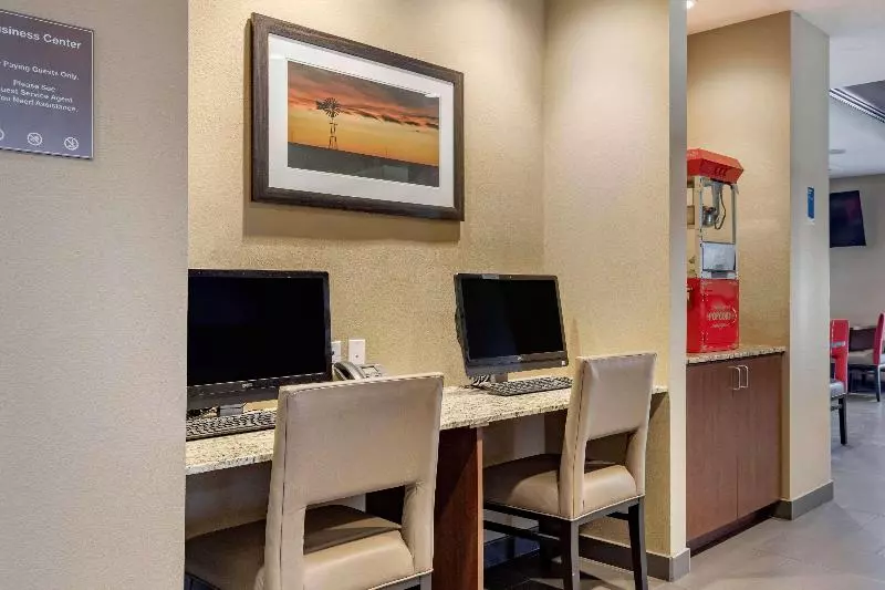 ホテル Comfort Inn & Suites