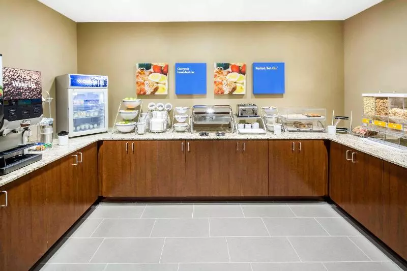 ホテル Comfort Inn & Suites