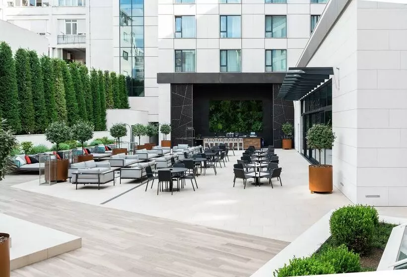 هتل Hilton Belgrade