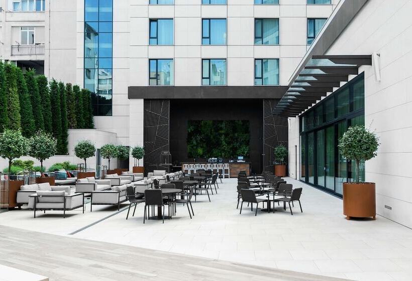 هتل Hilton Belgrade