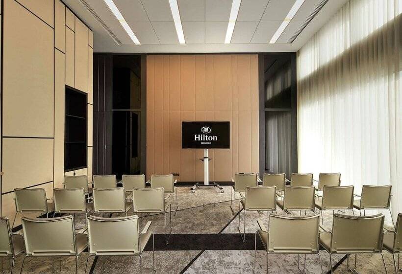هتل Hilton Belgrade