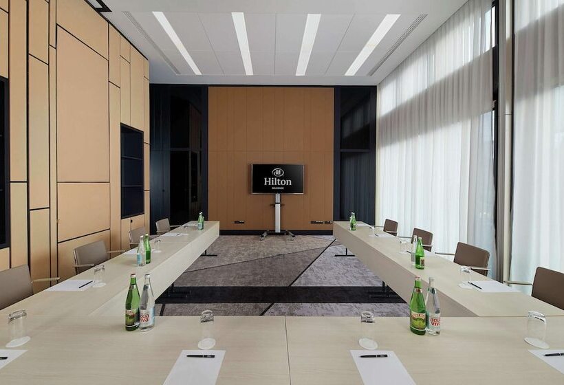 هتل Hilton Belgrade