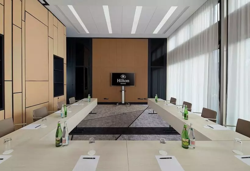 هتل Hilton Belgrade