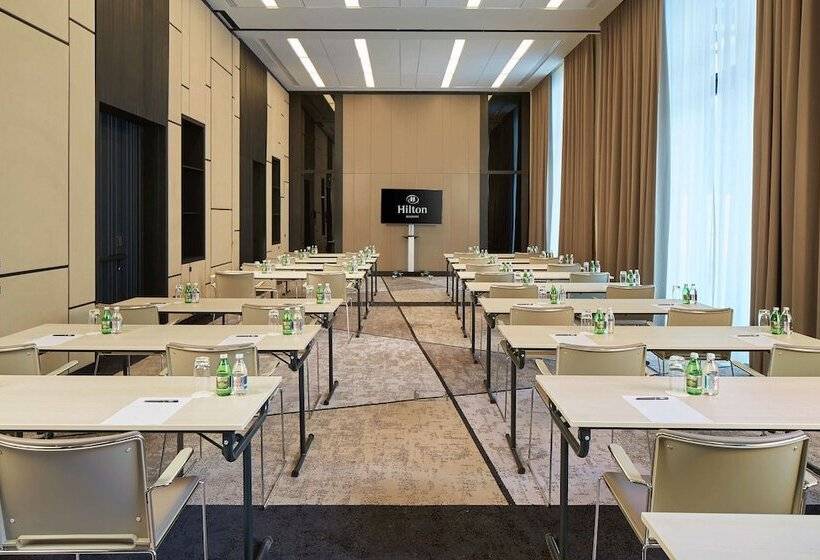 هتل Hilton Belgrade