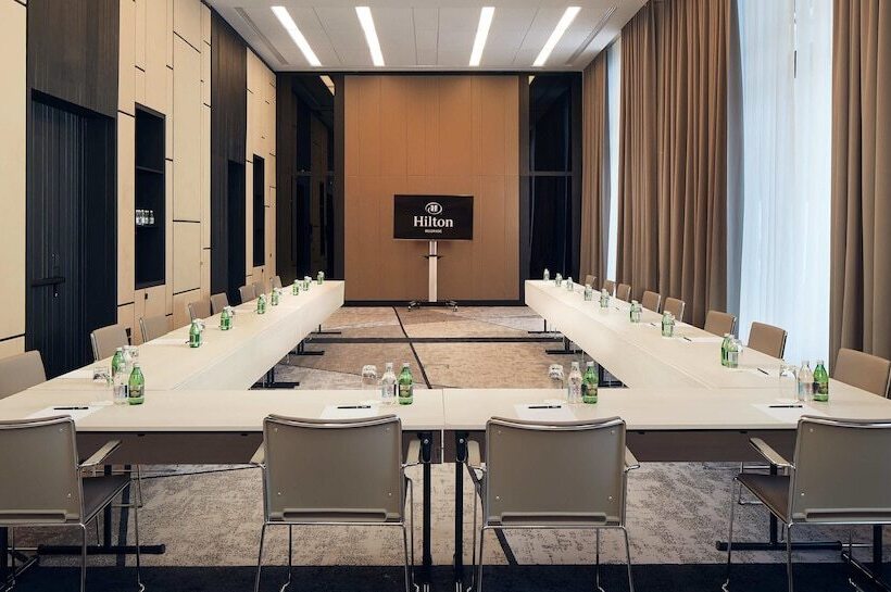 هتل Hilton Belgrade
