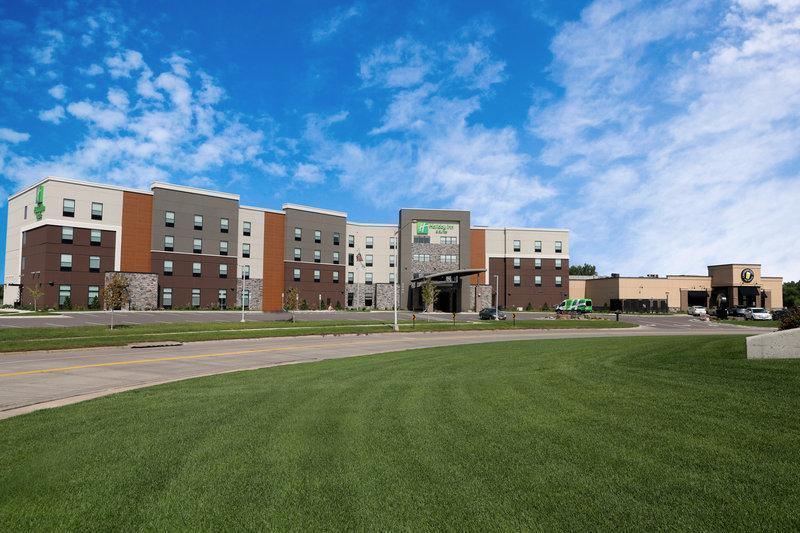 فندق Holiday Inn & Suites Sioux Falls   Airport, An Ihg