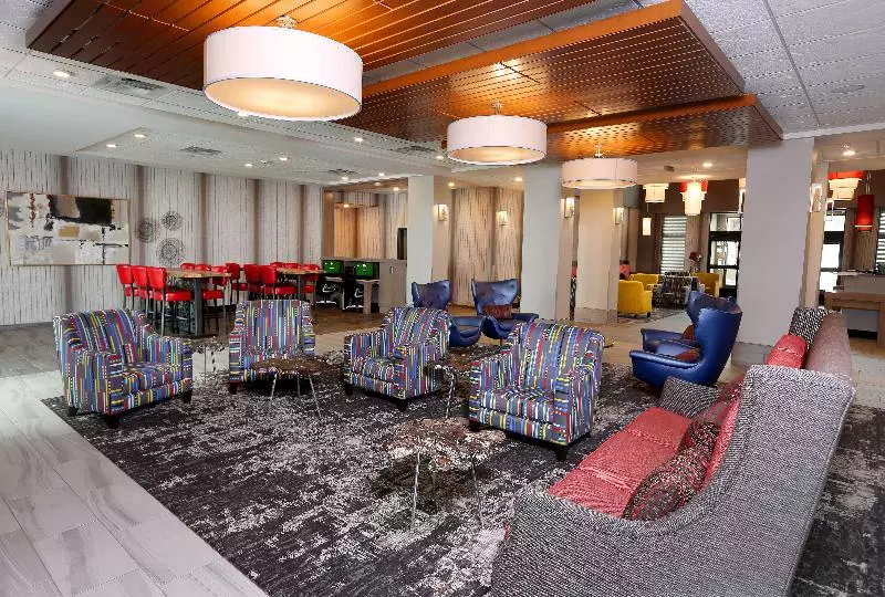 Hotelli Holiday Inn & Suites Sioux Falls   Airport, An Ihg