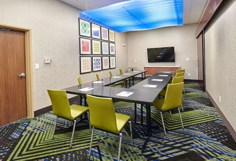 Hotelli Holiday Inn Express & Suites El Paso East Loop 375, An Ihg