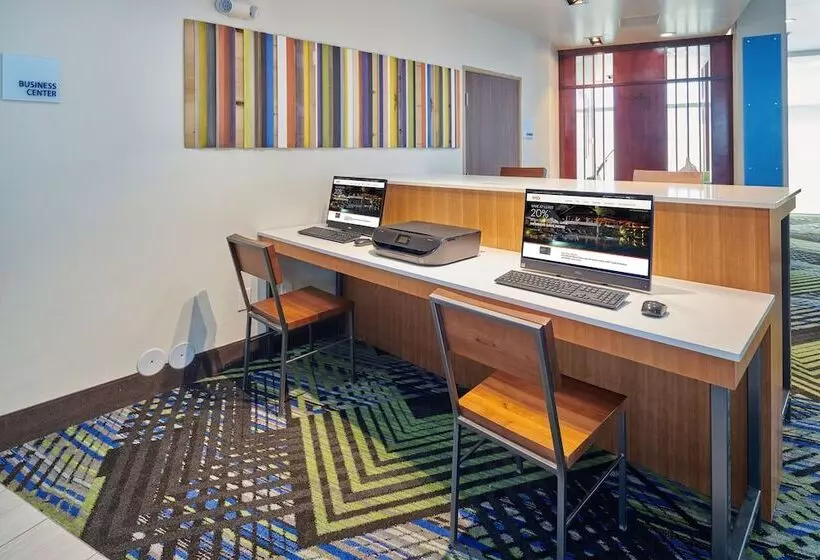 Hotelli Holiday Inn Express & Suites El Paso East Loop 375, An Ihg