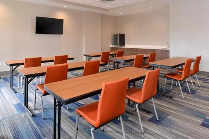 هتل Holiday Inn Express & Suites Gainesville Lake Lanier Area, An Ihg