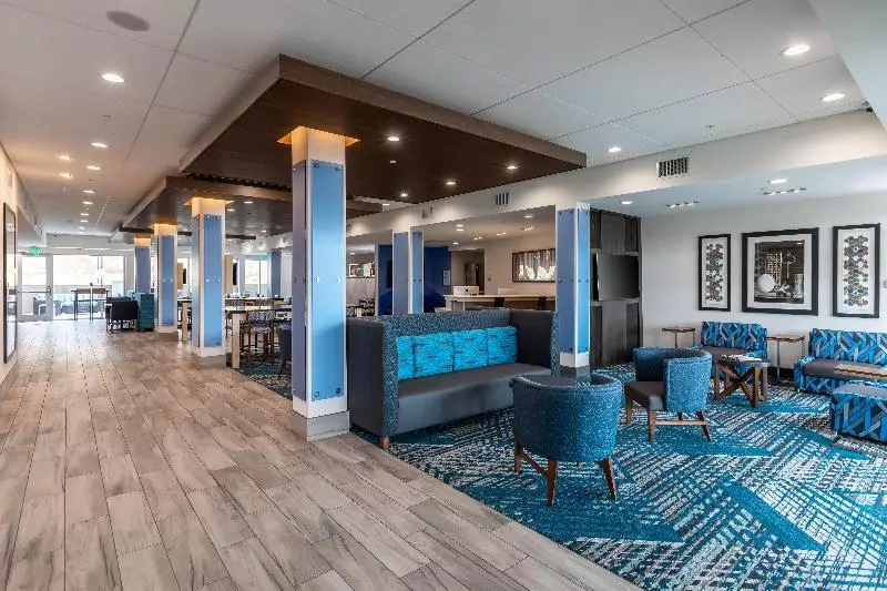 هتل Holiday Inn Express & Suites Gainesville Lake Lanier Area, An Ihg
