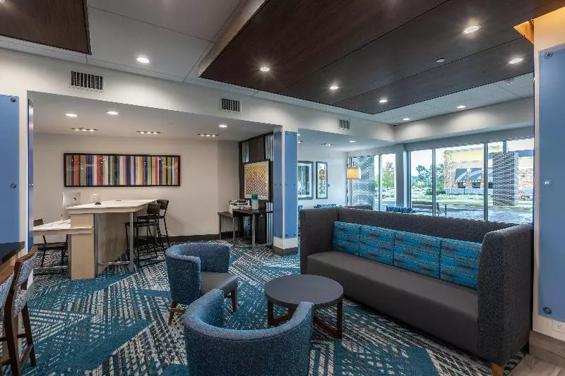 هتل Holiday Inn Express & Suites Gainesville Lake Lanier Area, An Ihg