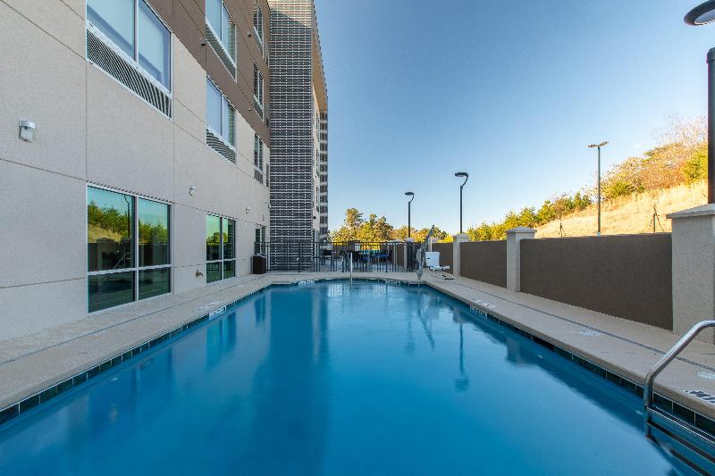 בית מלון כפרי Holiday Inn Express & Suites Gainesville Lake Lanier Area, An Ihg