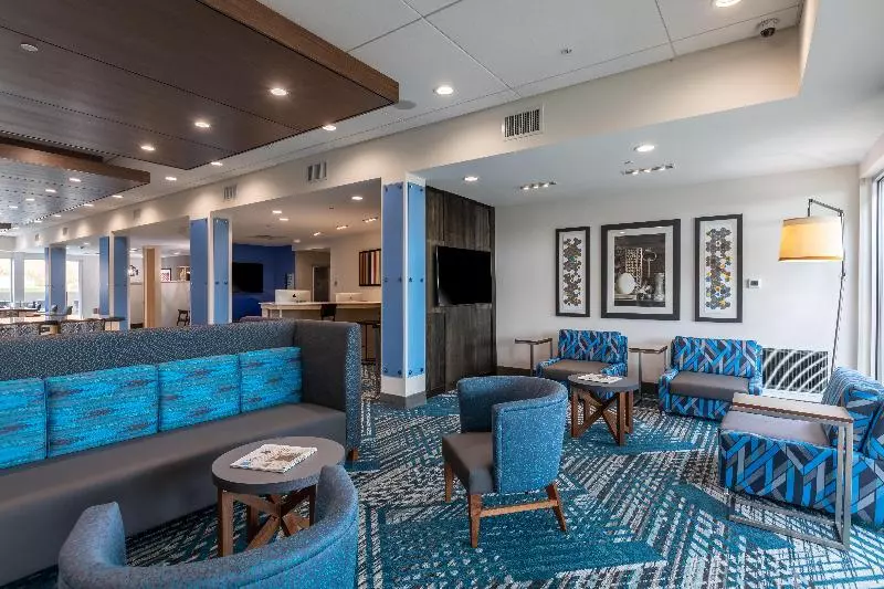 هتل Holiday Inn Express & Suites Gainesville Lake Lanier Area, An Ihg