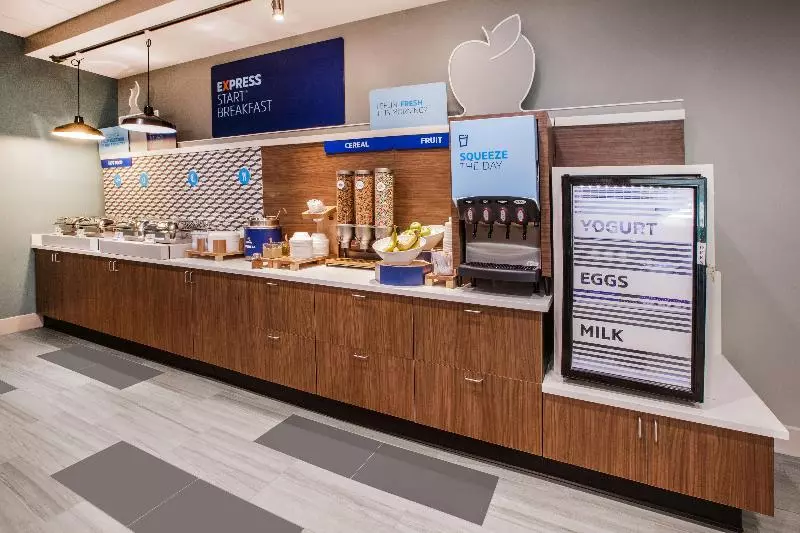هتل Holiday Inn Express & Suites Gainesville Lake Lanier Area, An Ihg