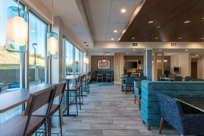 هتل Holiday Inn Express & Suites Gainesville Lake Lanier Area, An Ihg