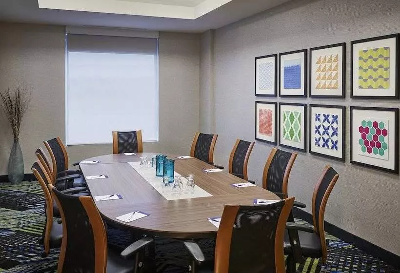 هتل Holiday Inn Express Niagara On The Lake, An Ihg