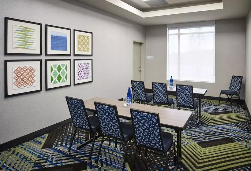 هتل Holiday Inn Express Niagara On The Lake, An Ihg
