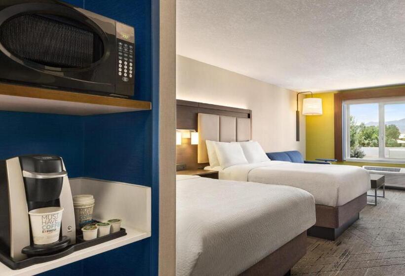 هتل Holiday Inn Express & Suites Redding, An Ihg