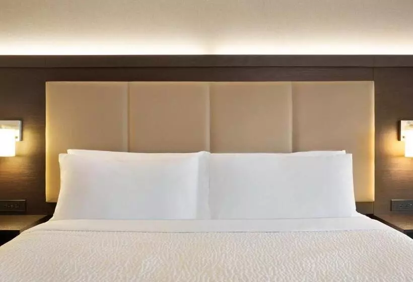 Hotelli Holiday Inn Express & Suites Redding, An Ihg