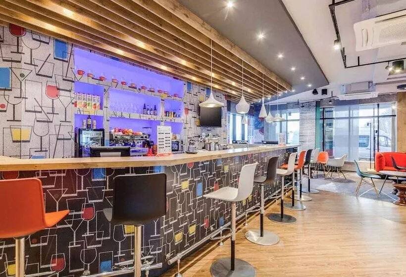 ホテル Ibis Moscow Domodedovo Airport